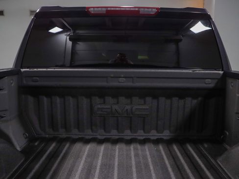 Used 2022 GMC Sierra 1500 SLT w/ SLT Premium Package AWD/4WD image 31