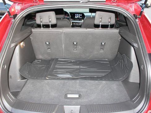 Used 2025 Chevrolet Trax RS FWD image 19