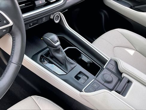 Used 2024 Toyota Grand Highlander Limited image 17