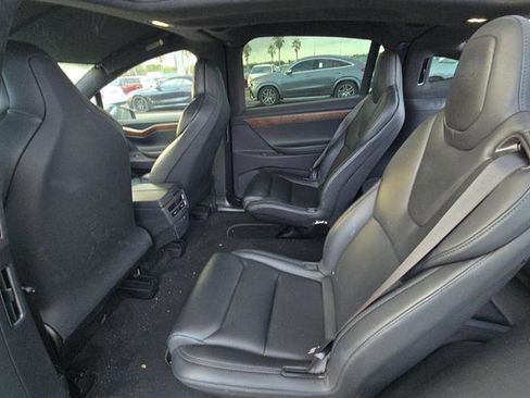 Used 2019 Tesla Model X 75D image 10