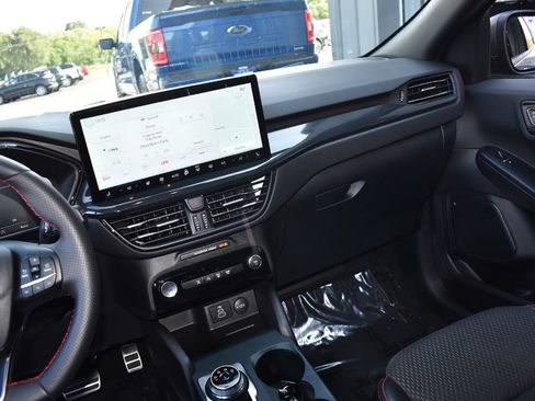 Used 2024 Ford Escape ST-Line w/ Tech Pack #1 AWD/4WD image 18