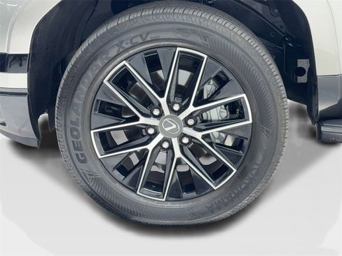 Used 2025 Lexus GX 550 image 61