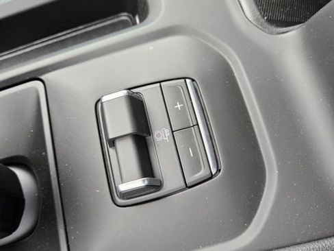 New 2026 GMC Sierra 1500 AT4 w/ AT4 Premium Package AWD/4WD image 32