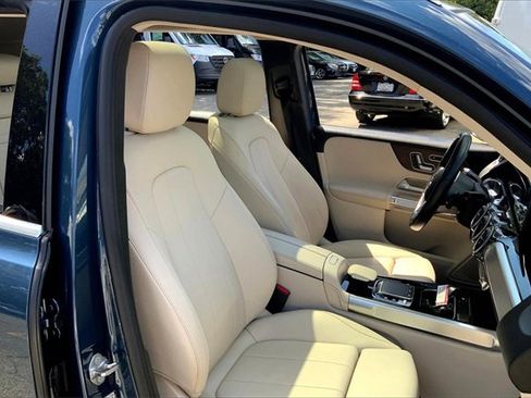 Used 2020 Mercedes-Benz GLB 250 4MATIC image 7