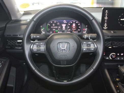 Certified 2025 Honda Accord EX-L image 9