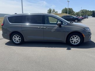 Used 2023 Chrysler Pacifica Touring-L FWD video 2