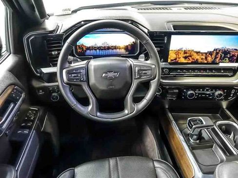 Used 2026 Chevrolet Silverado 1500 High Country w/ Midnight Edition AWD/4WD image 17