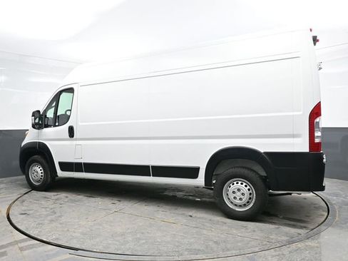 Used 2025 RAM ProMaster 2500 w/ Convenience Group FWD image 4