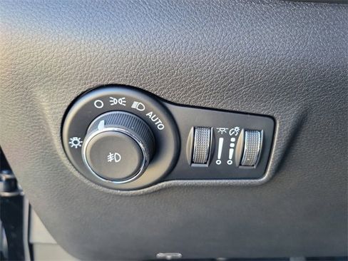 New 2026 Jeep Compass Latitude image 19