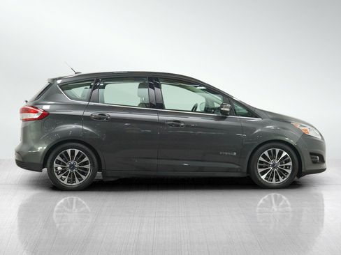 Used 2017 Ford C-MAX Titanium w/ Equipment Group 301A FWD image 6