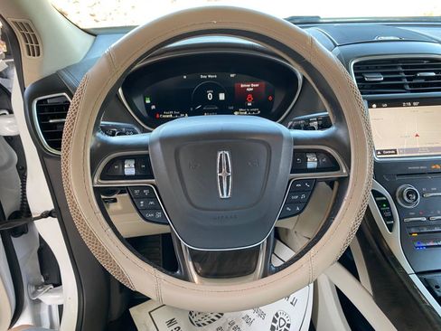 Used 2019 Lincoln Nautilus Reserve FWD image 51