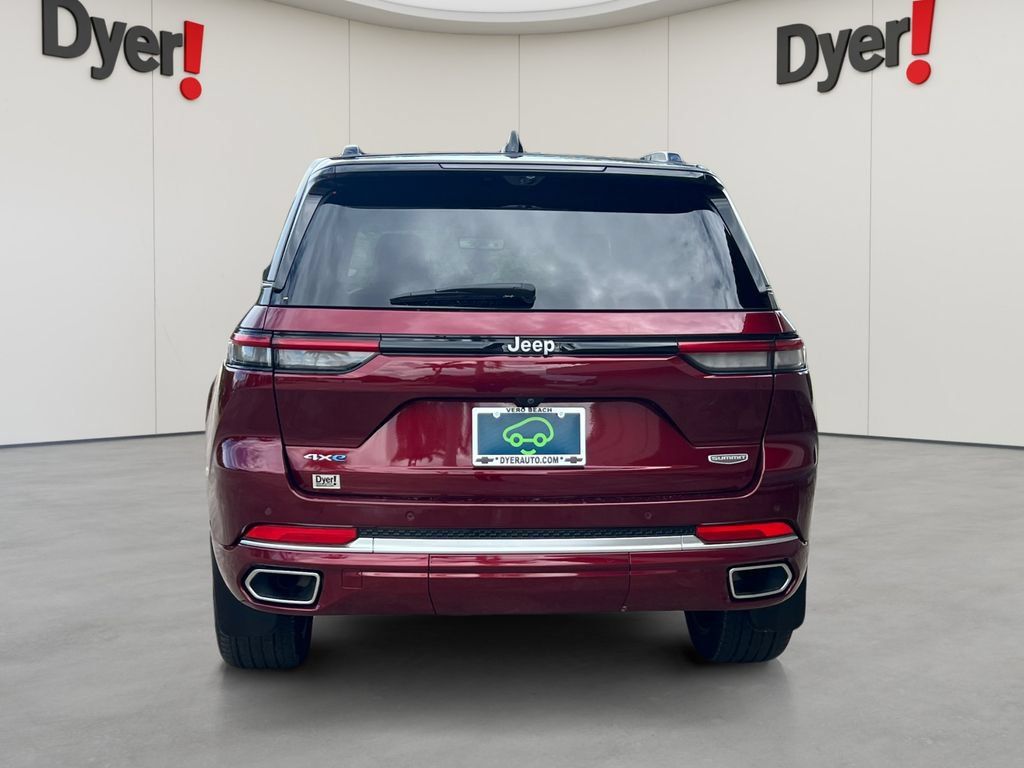Used 2024 Jeep Grand Cherokee Summit AWD/4WD image 4