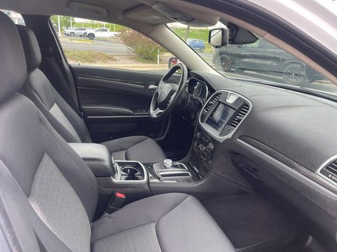 Used 2019 Chrysler 300 Touring w/ Driver Convenience Group AWD/4WD image 12