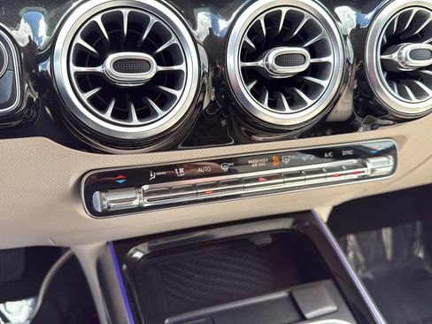 Certified 2021 Mercedes-Benz GLA 250 4MATIC image 17