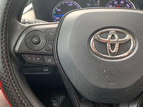 Used 2020 Toyota RAV4 XLE w/ Convenience Package AWD/4WD image 9