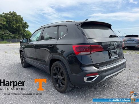 Used 2023 Volkswagen Taos SE w/ Panoramic Sunroof Package AWD/4WD image 3