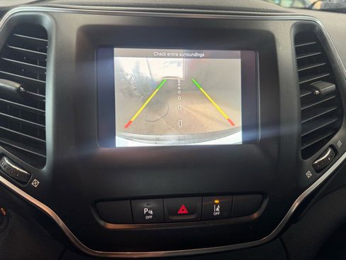 Used 2021 Jeep Cherokee Latitude Lux image 22