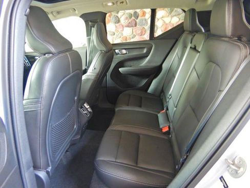 Used 2024 Volvo XC40 B5 Plus w/ Protection Package Premier AWD/4WD image 14
