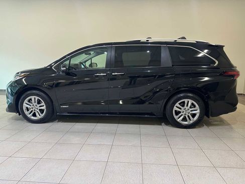 Certified 2021 Toyota Sienna Limited AWD/4WD image 3