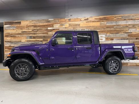 New 2026 Jeep Gladiator Sport image 21