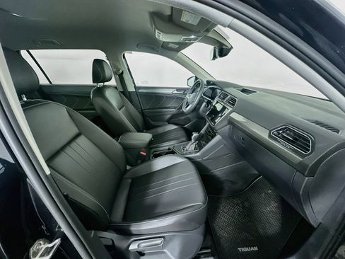Used 2023 Volkswagen Tiguan SE FWD image 31