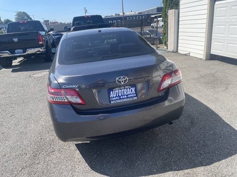 Used 2011 Toyota Camry LE FWD image 4