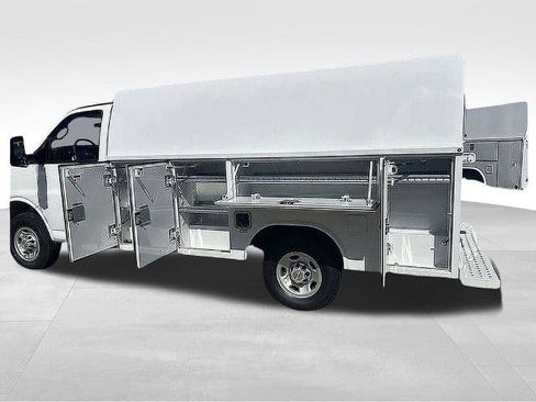 New 2025 Chevrolet Express 3500 Work Van 2D Chassis w/ Power Convenience Package image 22