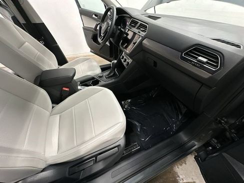 Used 2020 Volkswagen Tiguan SEL image 22