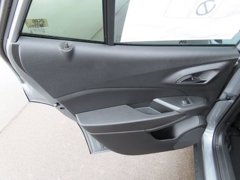 New 2026 Chevrolet Trax RS w/ Sunroof Package FWD image 24