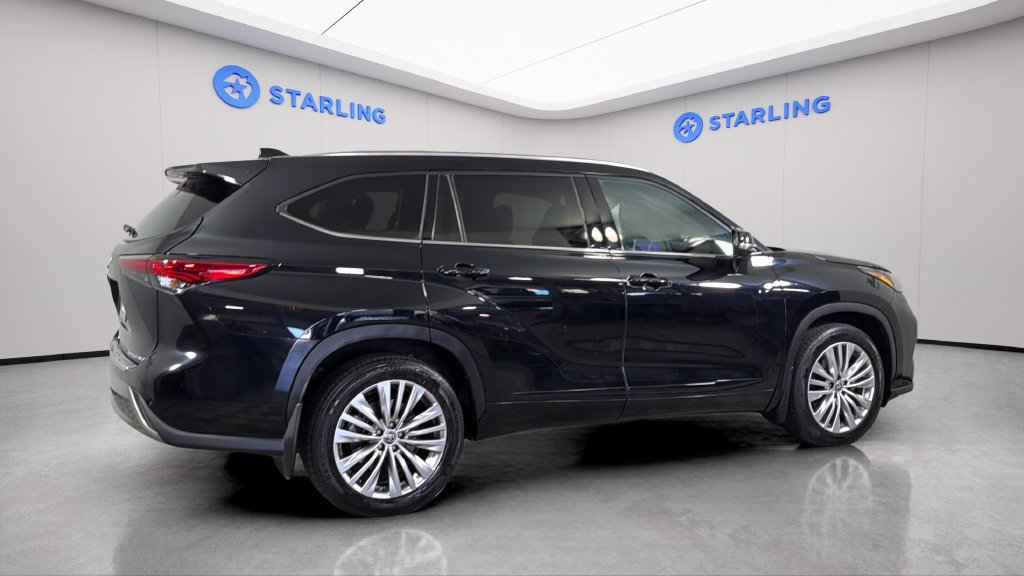 Used 2023 Toyota Highlander Platinum AWD/4WD image 10