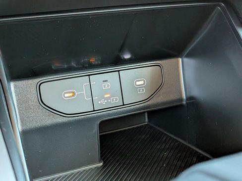 New 2026 Kia Sorento LX FWD image 35