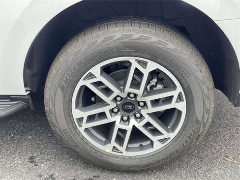 New 2025 Ford Expedition Active image 11