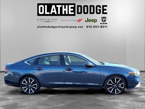 Used 2023 Honda Accord Touring image 9