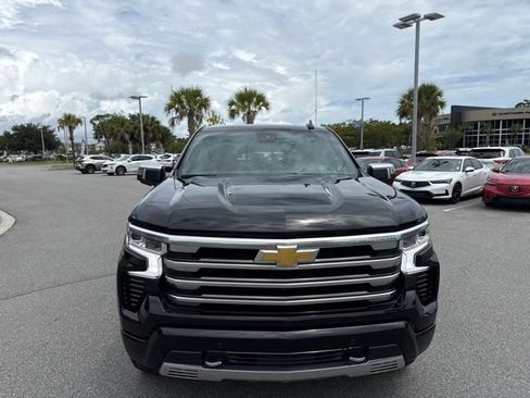 Used 2024 Chevrolet Silverado 1500 High Country w/ Technology Package AWD/4WD image 8