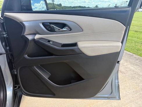 Used 2023 Chevrolet Traverse LS w/ Safety Package FWD image 19