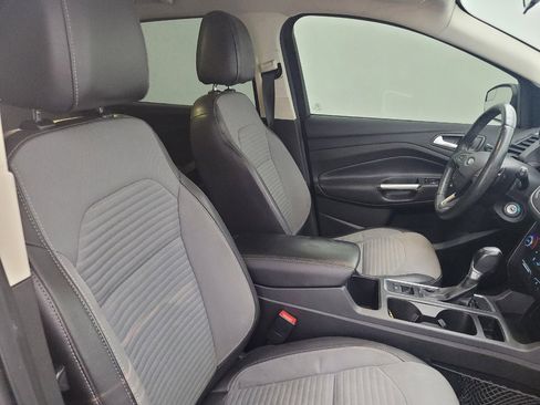 Used 2017 Ford Escape SE w/ SE Sport Appearance Package image 21