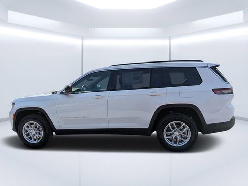 New 2026 Jeep Grand Cherokee L Laredo w/ Trailer Tow Package RWD image 2