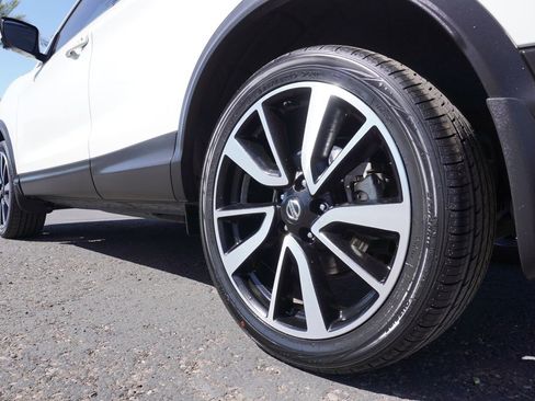 Certified 2019 Nissan Rogue Sport SL FWD image 6