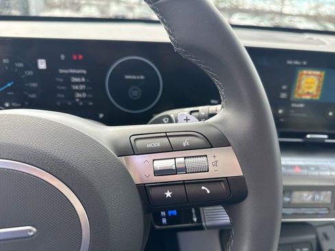 Used 2024 Hyundai Kona SEL w/ Convenience Package image 18