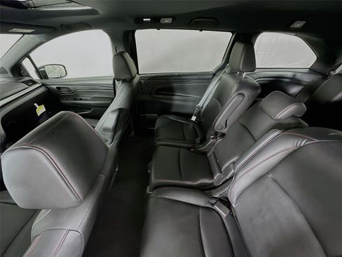 Used 2024 Honda Odyssey Sport image 11