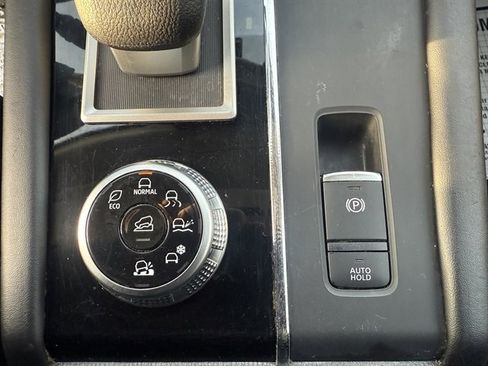 Used 2022 Mitsubishi Outlander ES image 29