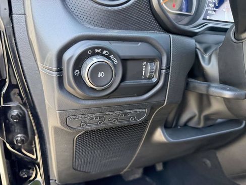 Used 2026 Jeep Wrangler Unlimited Rubicon AWD/4WD image 26