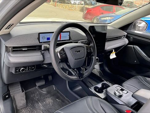 Used 2023 Ford Mustang Mach-E Premium image 17