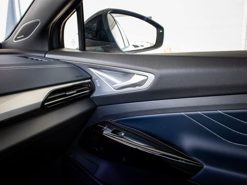 New 2025 Volkswagen ID.4 Pro S Plus image 45