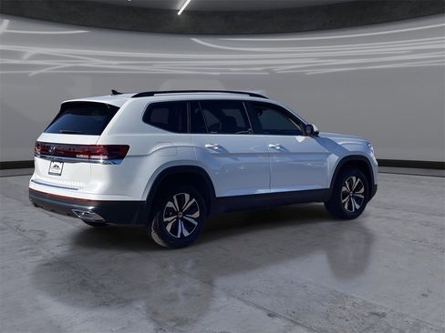 New 2026 Volkswagen Atlas SE image 5