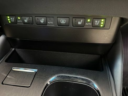 Used 2025 Lexus ES 300h w/ Technology Package FWD image 19