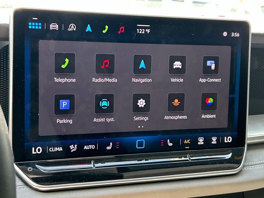 Certified 2025 Volkswagen Tiguan SE FWD image 34