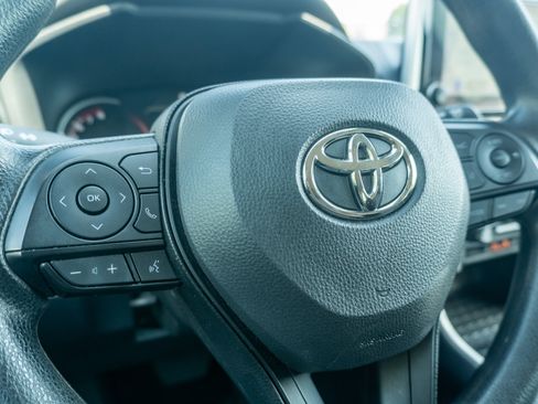 Used 2025 Toyota RAV4 XLE AWD/4WD image 30
