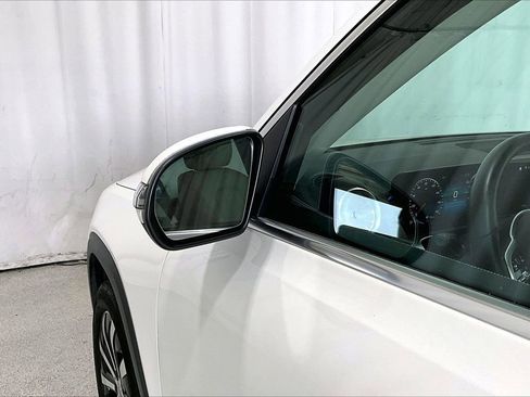 Used 2023 Mercedes-Benz GLB 250 image 10