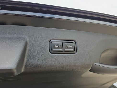 New 2026 Kia Carnival EX FWD image 11